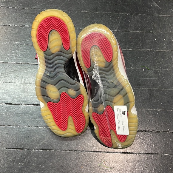 Air Jordan 11 Retro Win Like 96 - Picture 4 of 6